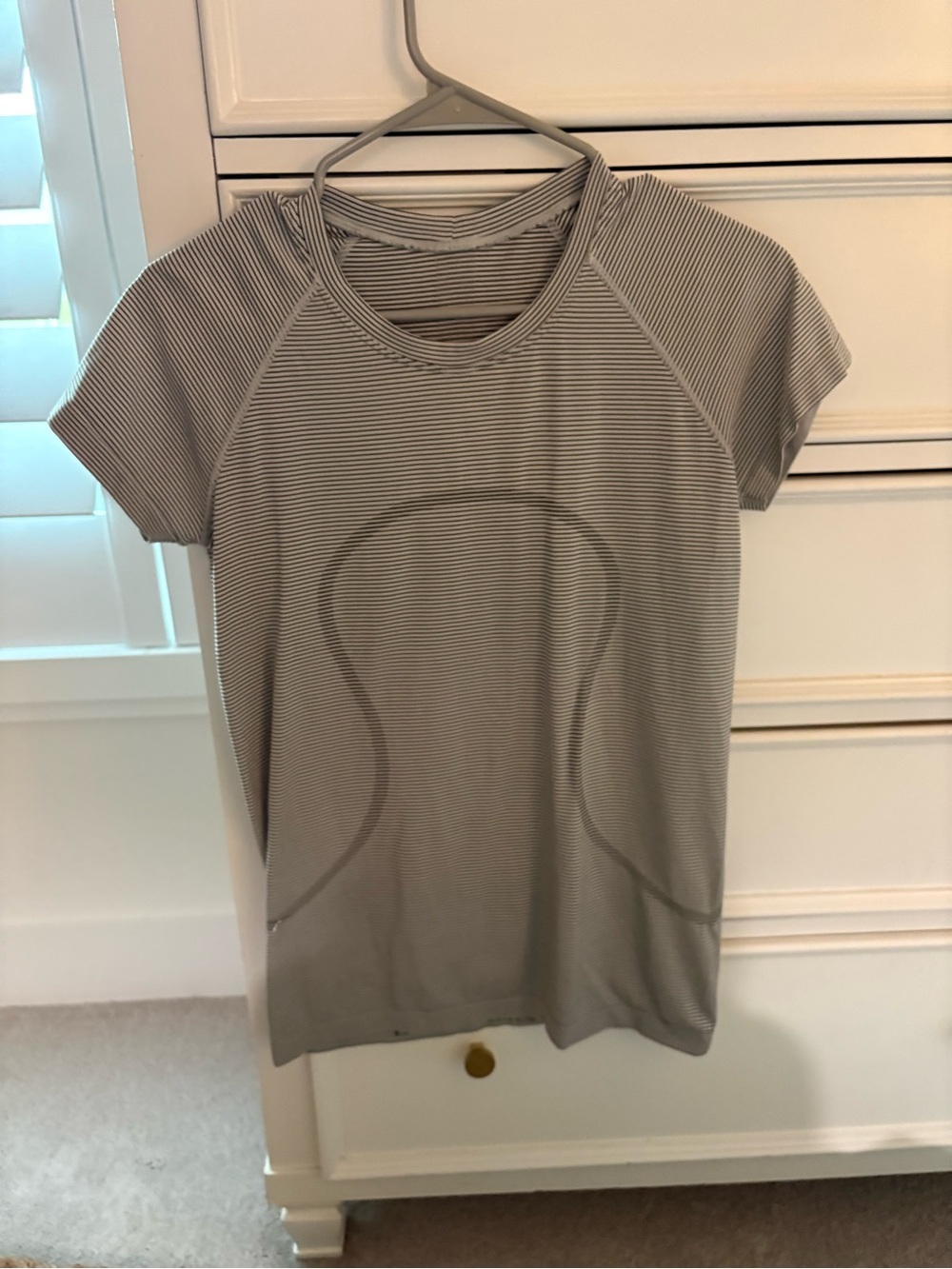 Lululemon Women’s Short-Sleeve Active Tee in Light Black and white strip size 8